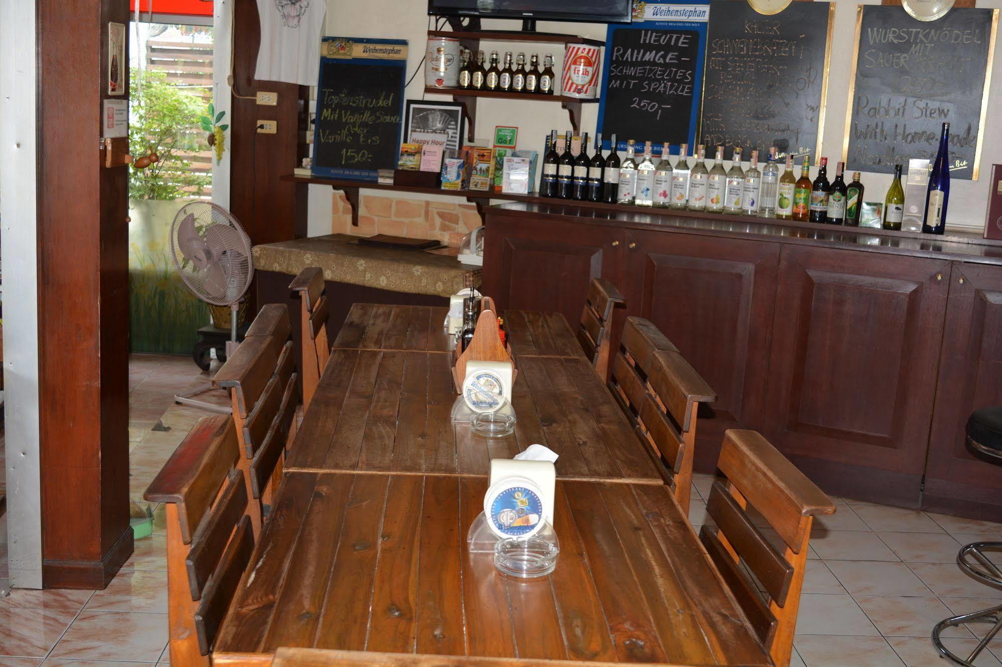 Little Austria Tams Guesthouse Chaweng Plajı Dış mekan fotoğraf