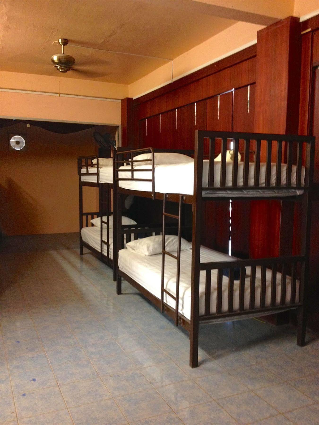 Little Austria Tams Guesthouse Chaweng Plajı Dış mekan fotoğraf
