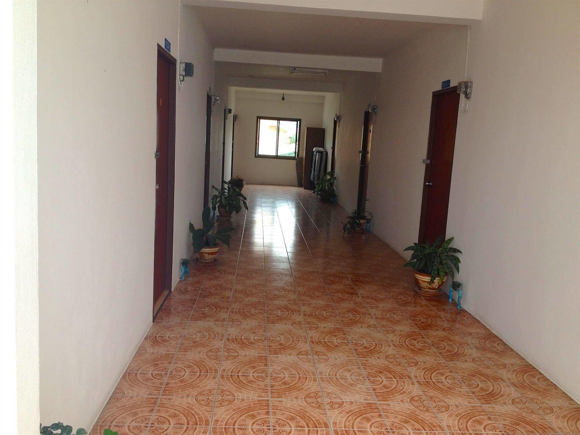 Little Austria Tams Guesthouse Chaweng Plajı Dış mekan fotoğraf